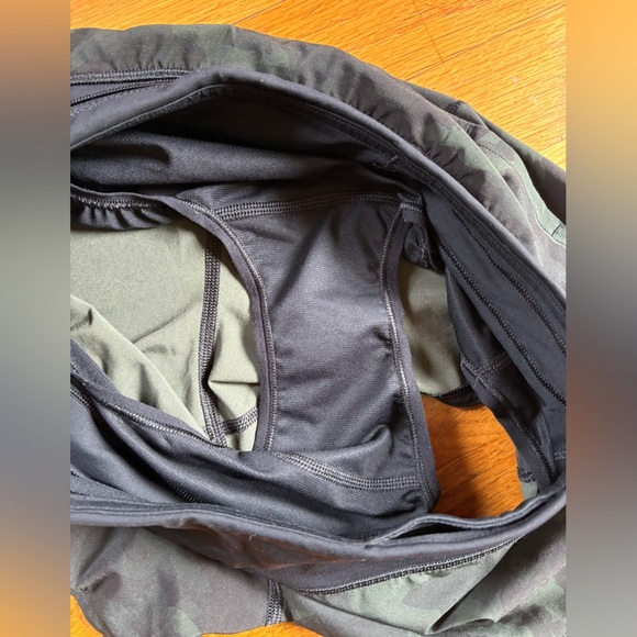 Lululemon shorts - Picture 6 of 7